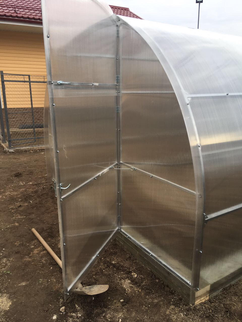 Счастливые обладатели теплиц